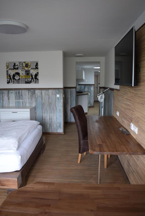 Apartments Mit Klimaanlage Am Neckarufer, Schoene Aussicht บาดฟีดริชส์ฮัลล์ ภายนอก รูปภาพ