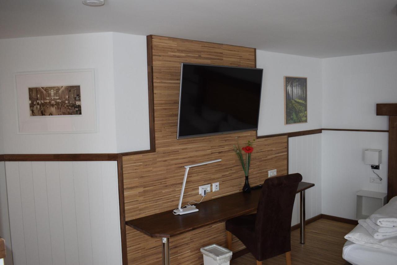Apartments Mit Klimaanlage Am Neckarufer, Schoene Aussicht บาดฟีดริชส์ฮัลล์ ภายนอก รูปภาพ