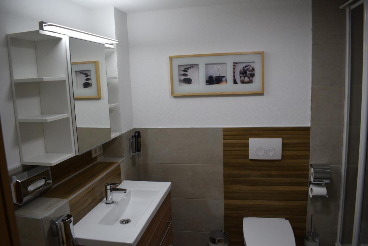 Apartments Mit Klimaanlage Am Neckarufer, Schoene Aussicht บาดฟีดริชส์ฮัลล์ ภายนอก รูปภาพ